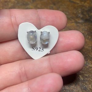 Flashy moonstone earrings